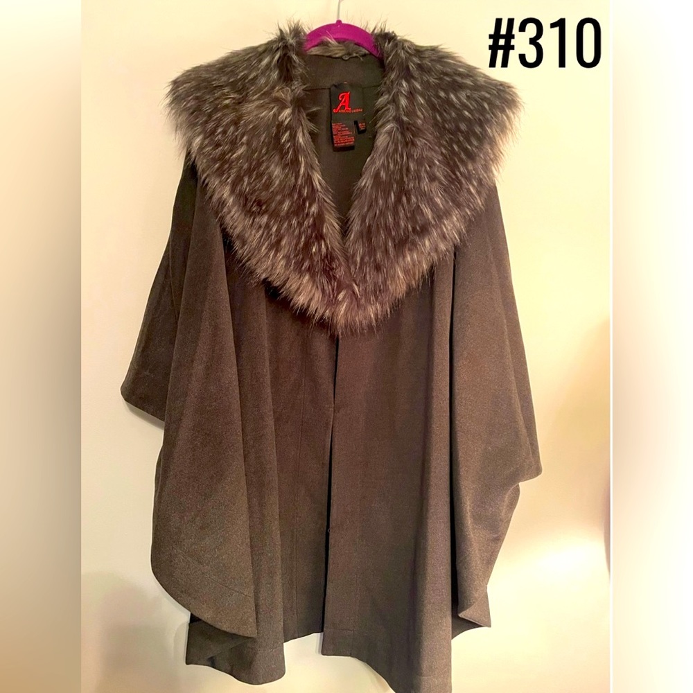 2x/3x Adrienne Landau cape with removable faux fur collar.  BRAND NEW. $65